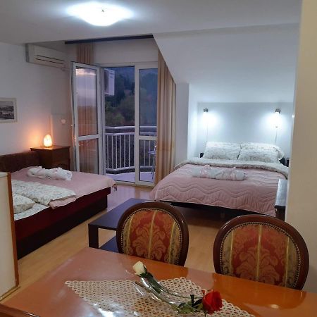 Sky Apartman 소코 반자 외부 사진