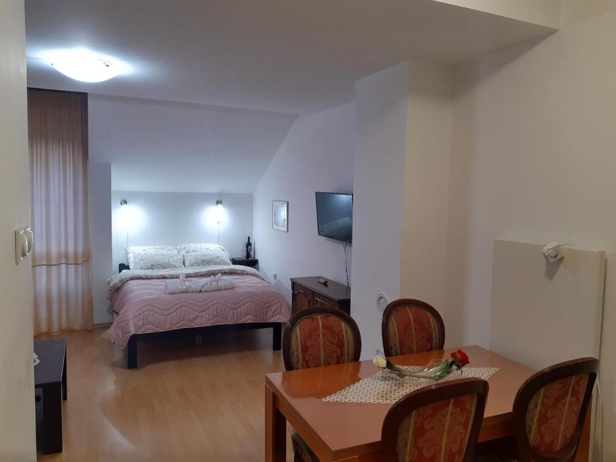 Sky Apartman 소코 반자 외부 사진