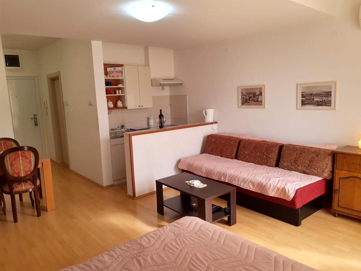 Sky Apartman 소코 반자 외부 사진