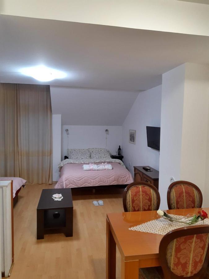 Sky Apartman 소코 반자 외부 사진