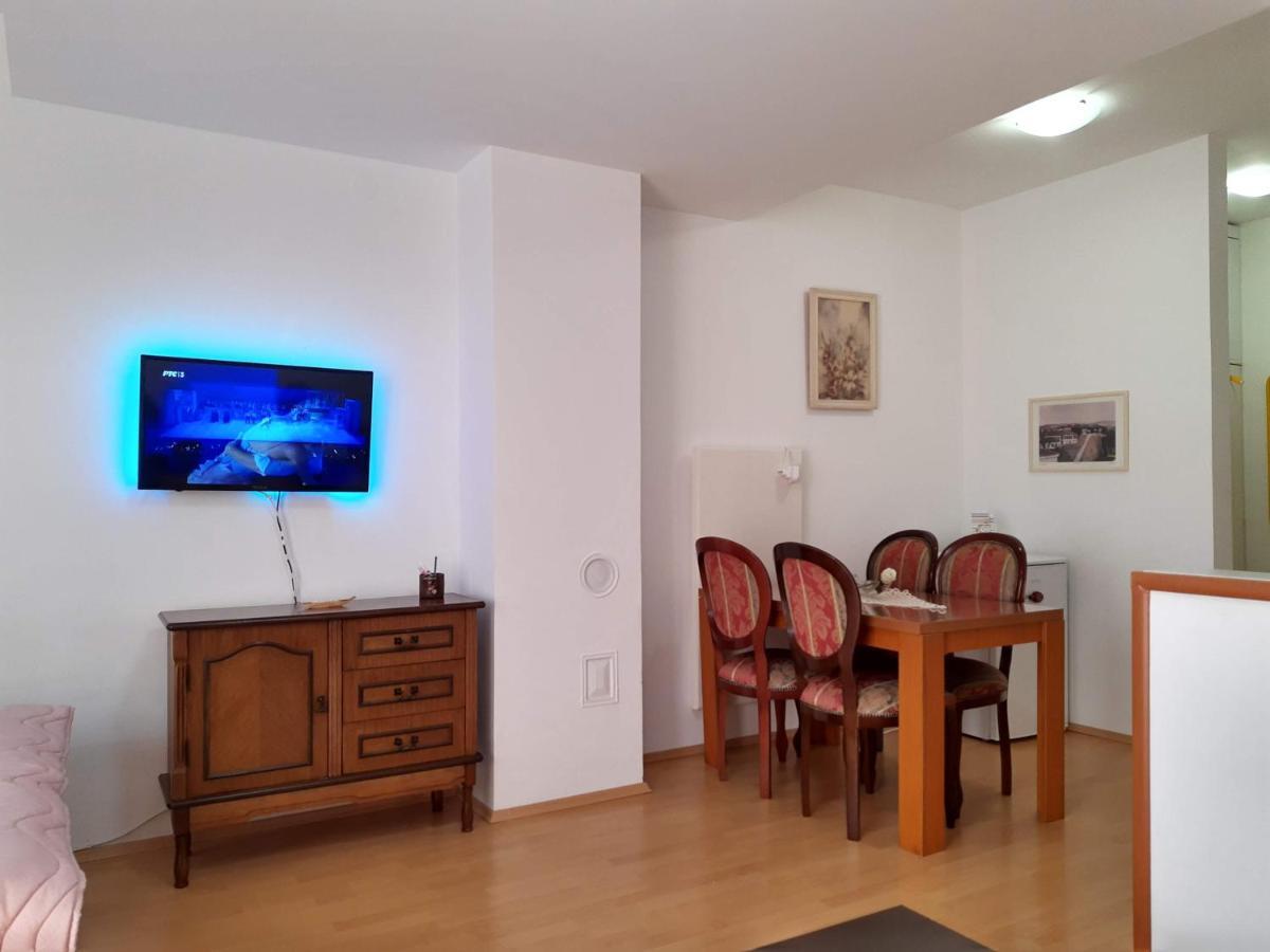 Sky Apartman 소코 반자 외부 사진