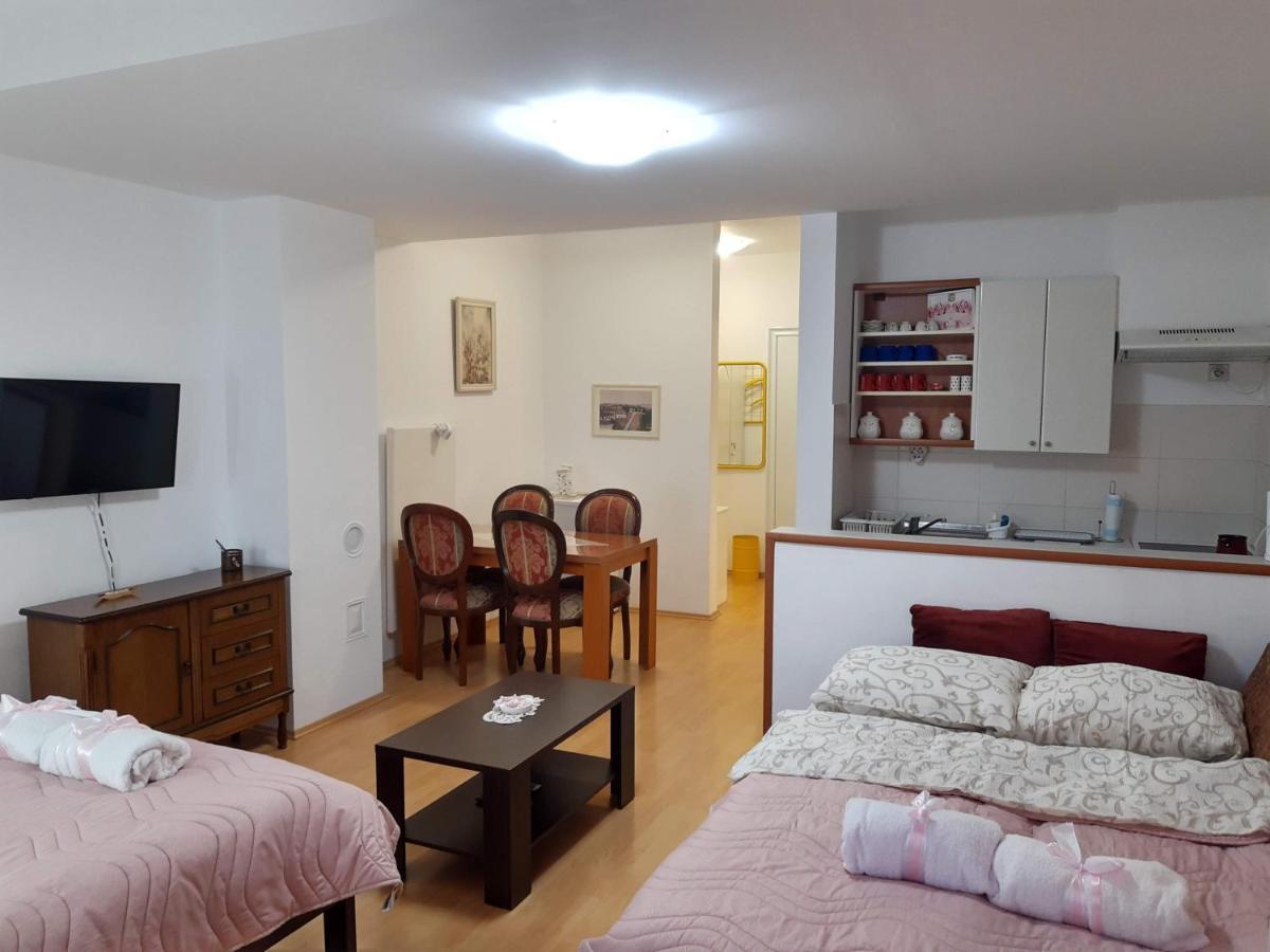 Sky Apartman 소코 반자 외부 사진
