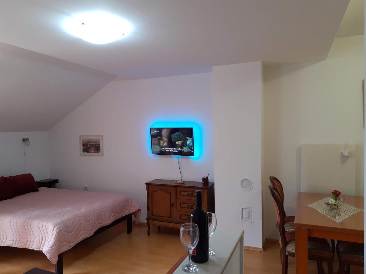Sky Apartman 소코 반자 외부 사진